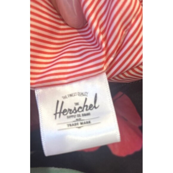 Herschel Supply Co Strand Duffle Tote Bag Pineapple Flowers Black NWOT - Picture 10 of 11